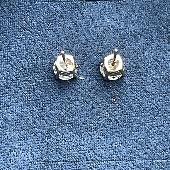 1 ctw. Charles & Covard Moissanite earrings - Picture 5 of 9